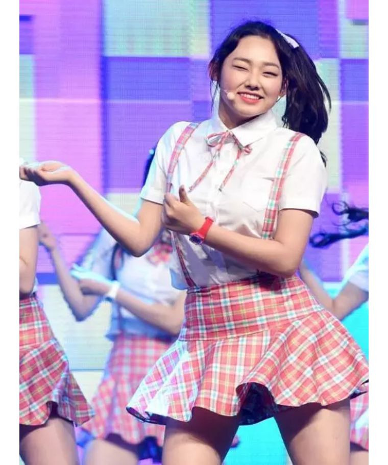 脸颊没肉是太瘦了么,韩国爱豆要瘦到多少斤