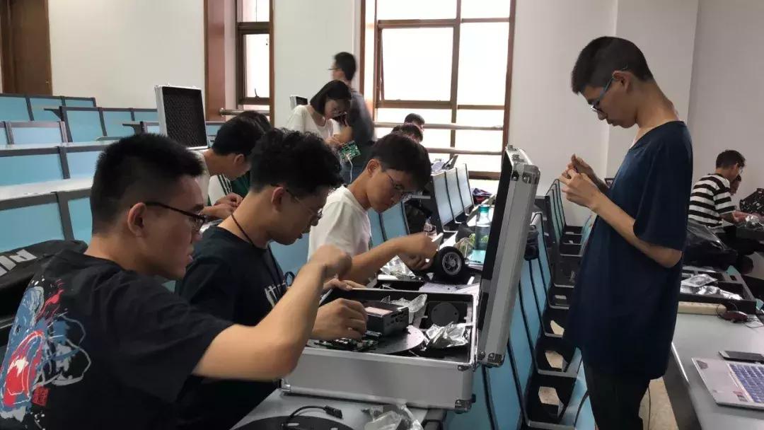 携手乐博士(中国)助力陕西人工智能教育