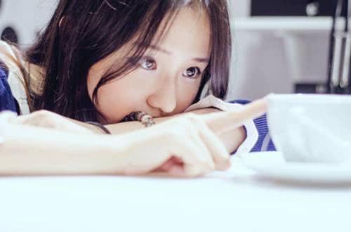 大学上课可以不听讲吗,大学为什么上课没人听讲