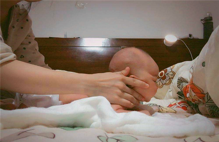 3个月宝宝竖头怎么矫正,3个月的宝宝竖头要达到什么标准