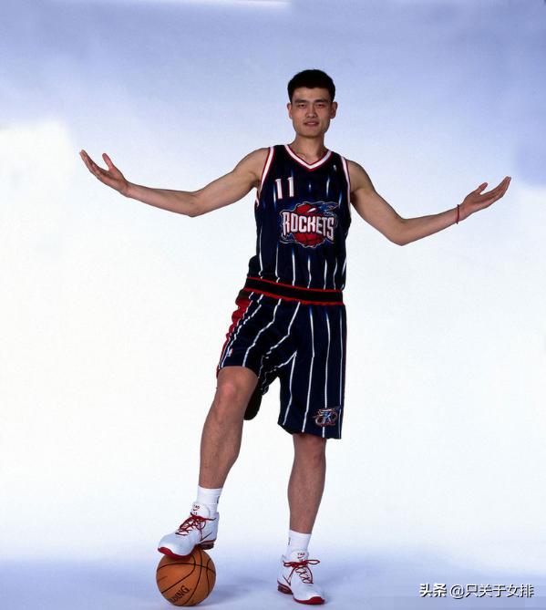 女排球员穿几码鞋,女排袁心玥穿几号球衣