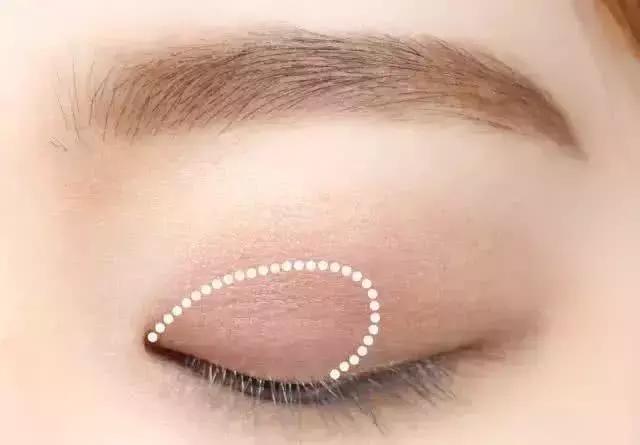 单眼皮新手眼妆怎么画显大又干净,单眼皮女生怎么画眼妆裸妆