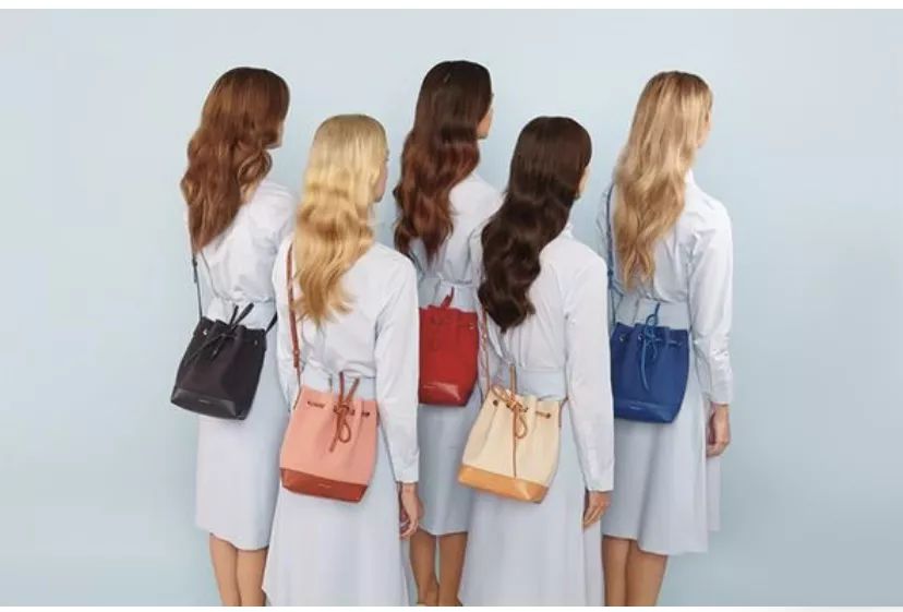 种草精|女生的包里到底都装了些什么?咳!这真的没那么重要