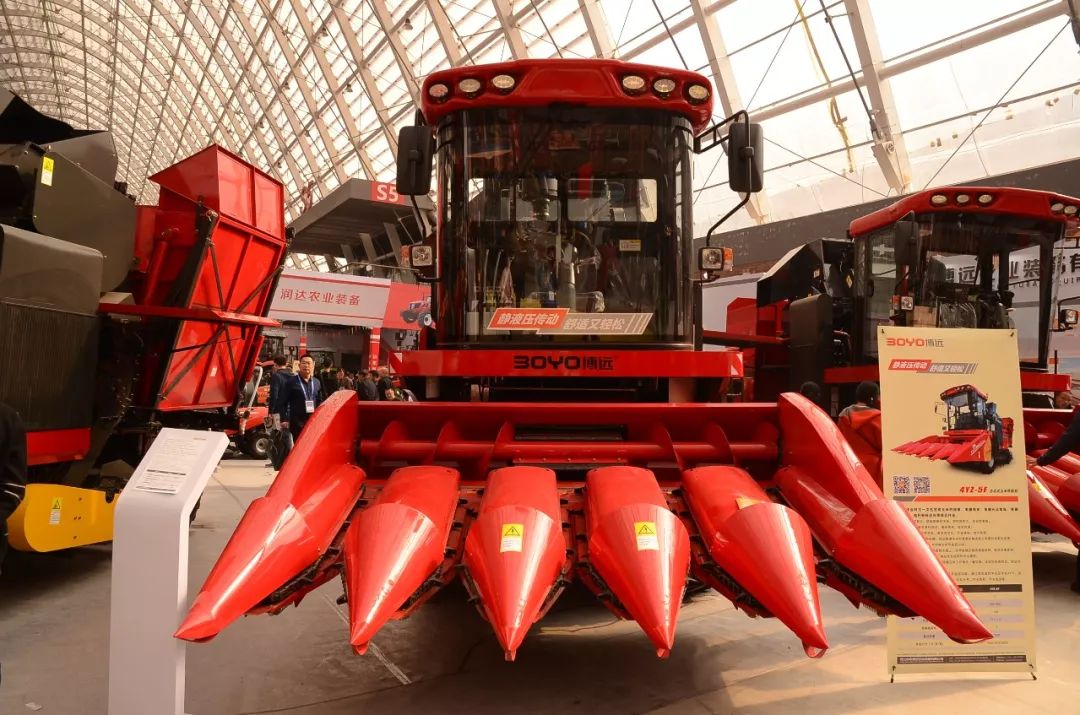 中农博远玉米机视频,中农博远智能农机装备建设项目