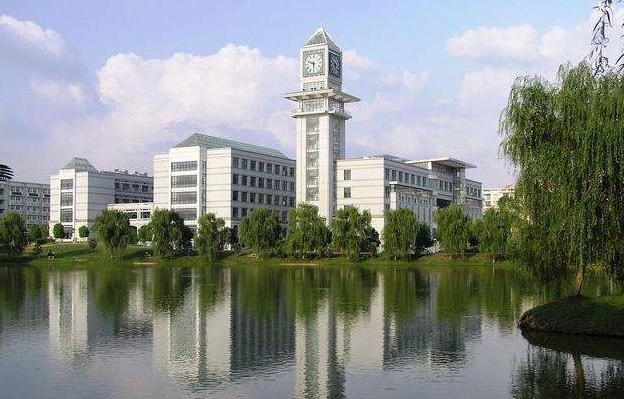 法学五院四系是哪些学校比较好考,中国法学界的五院四系