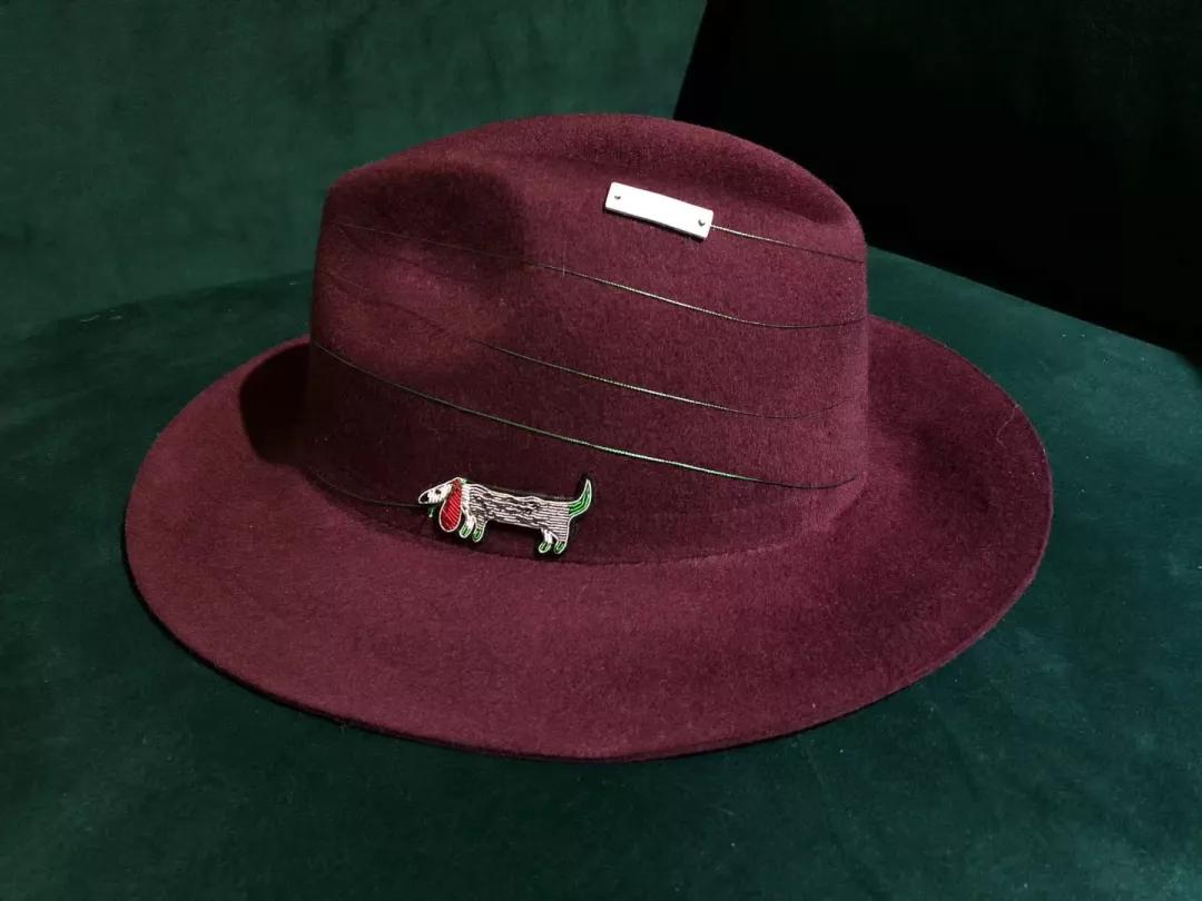 专访|“头大戴不下”怎么办？帽匠设计师Coco跟你聊帽子的学问