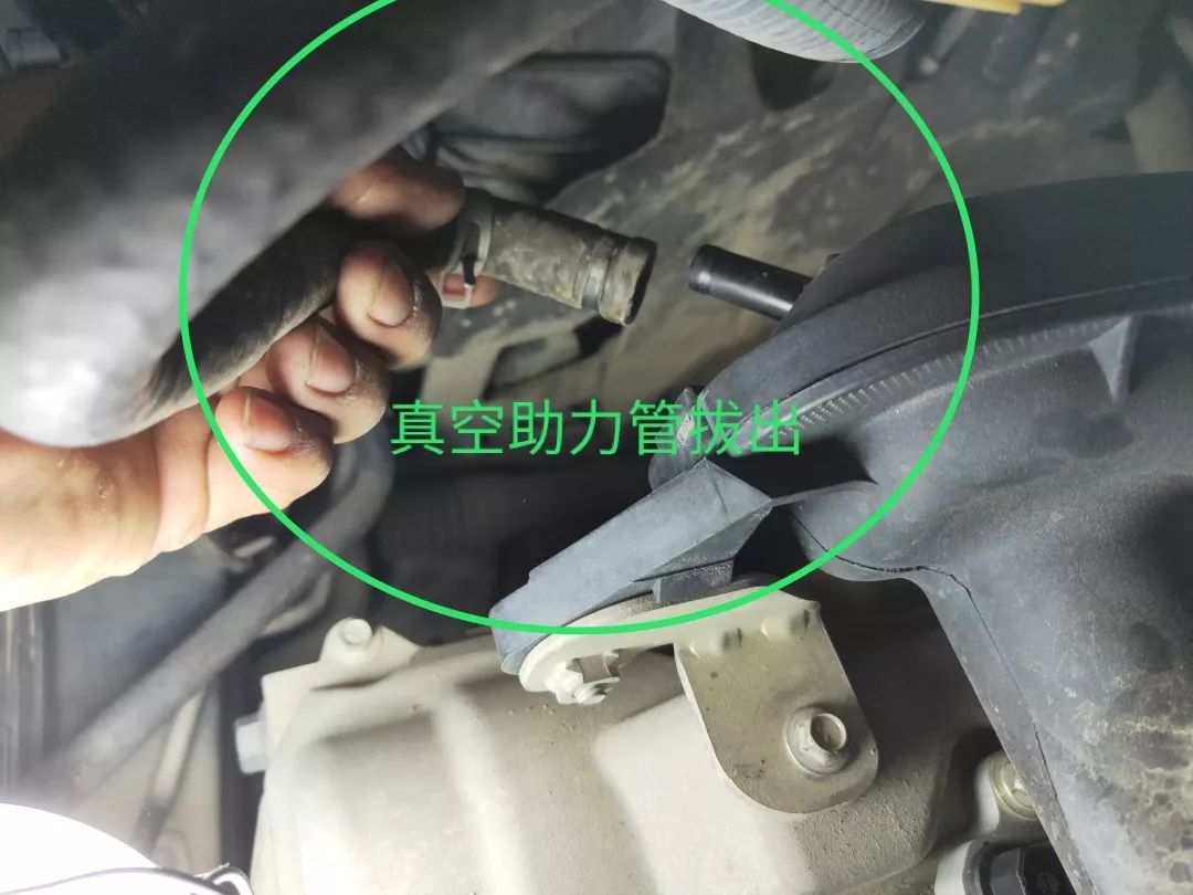 尼桑骐达1.6t更换铱铂金火花塞,日产阳光2011款换火花塞