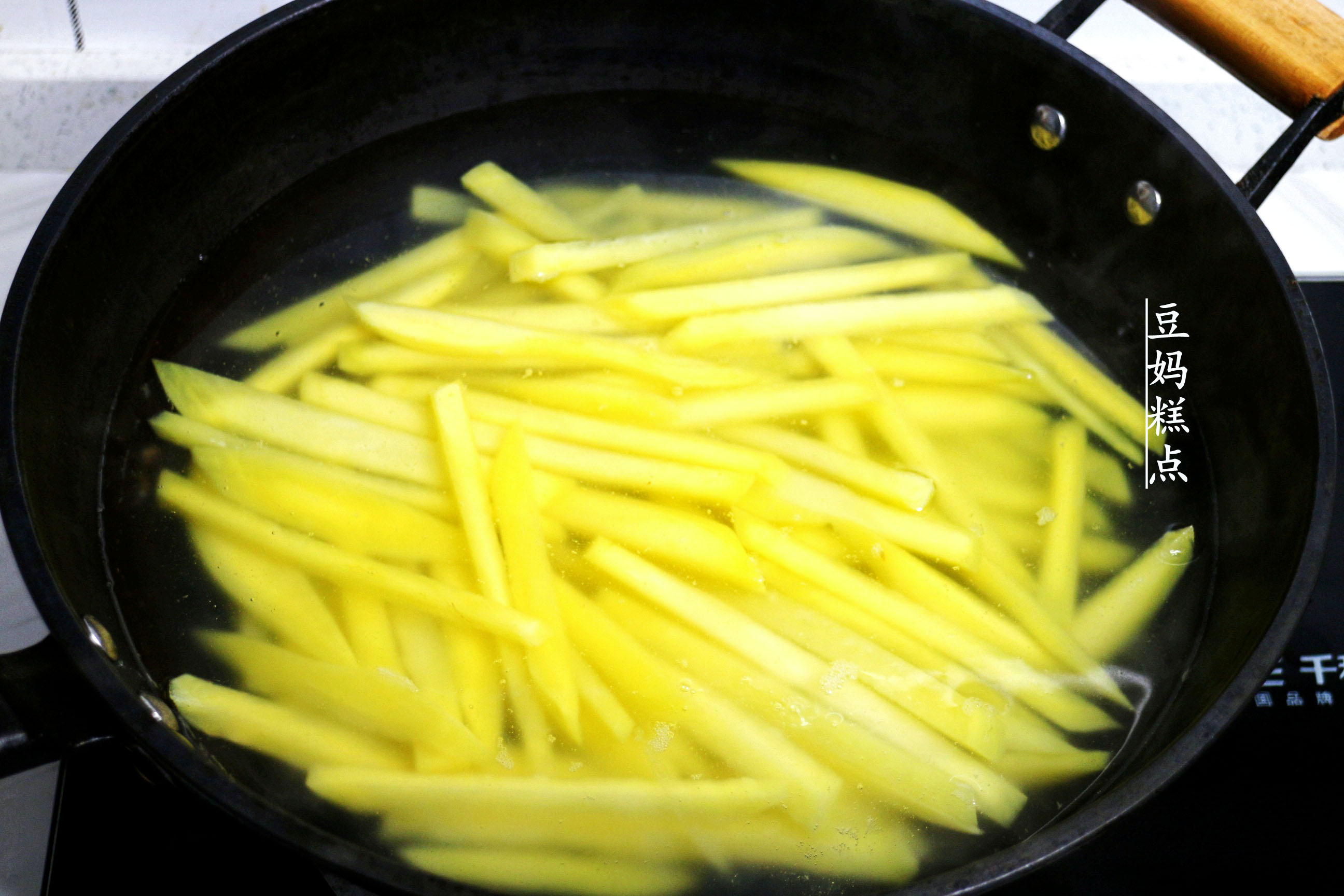 炸薯条做法家庭版又脆又好吃,教你在家简单炸薯条2块钱