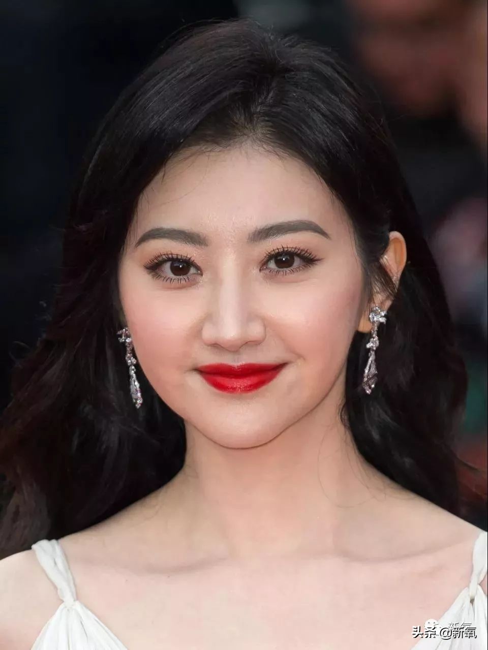 景甜修复之后的双眼皮是多宽,景甜修复后的双眼皮多宽