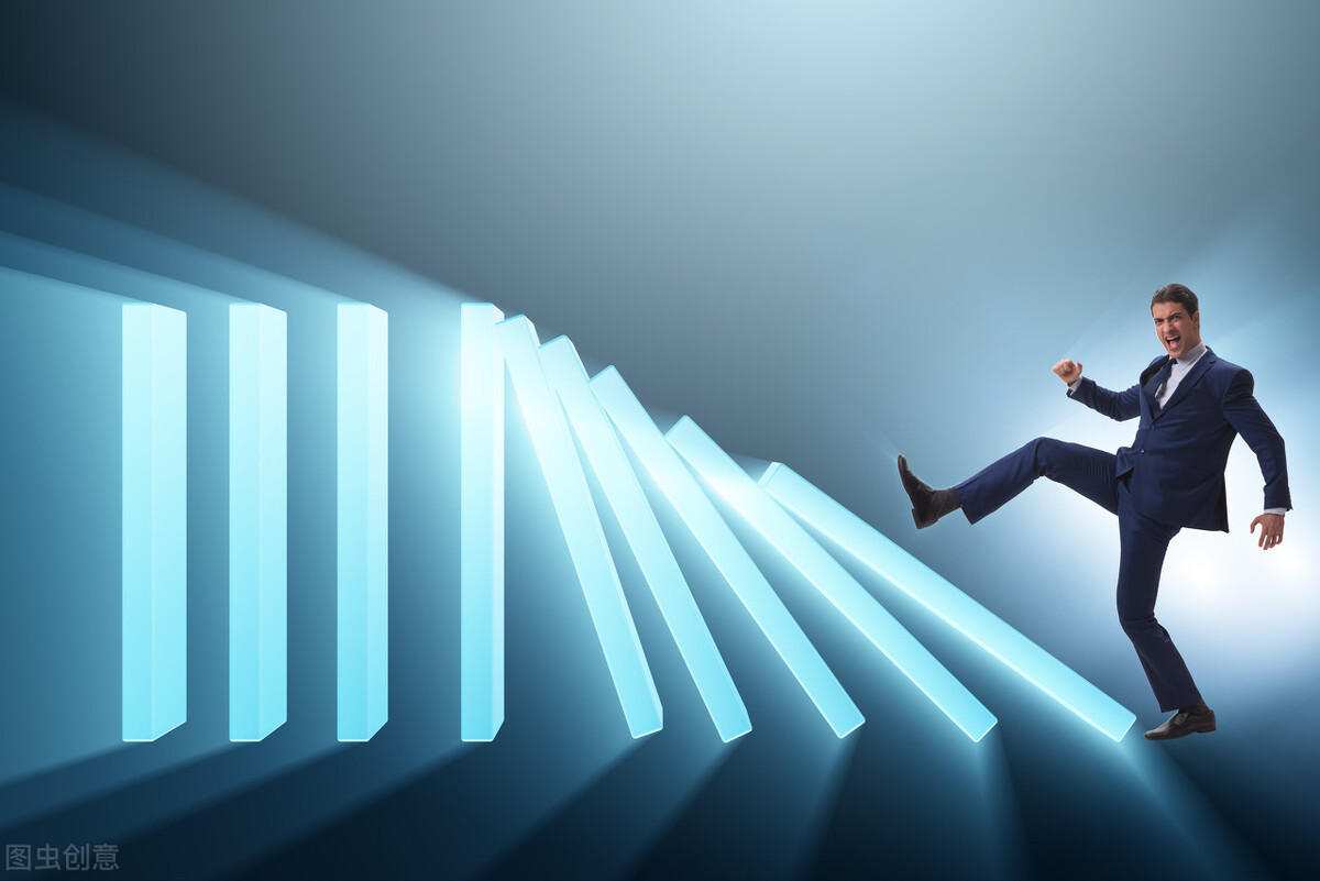 最佳资源配置·从*血卖**求生到身价780亿「红牛模式」