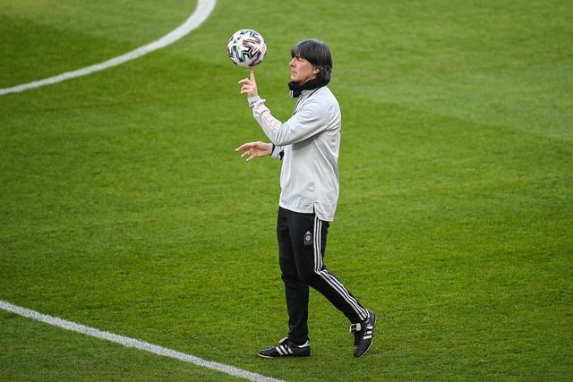 德国队教练勒夫年轻,勒夫下课后谁能拯救德国战车