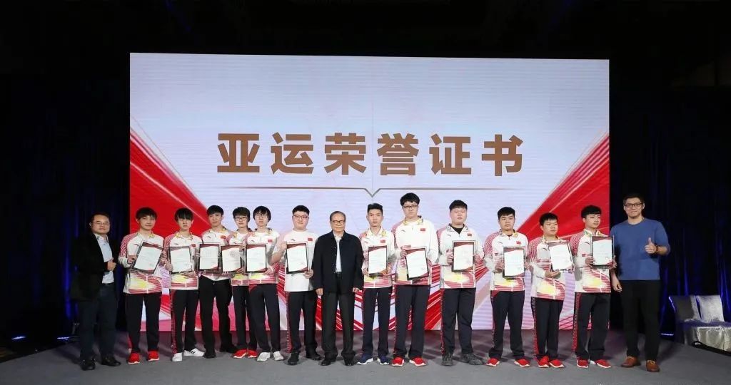 他们20岁年入千万,成为时代偶像,代价却无比残酷