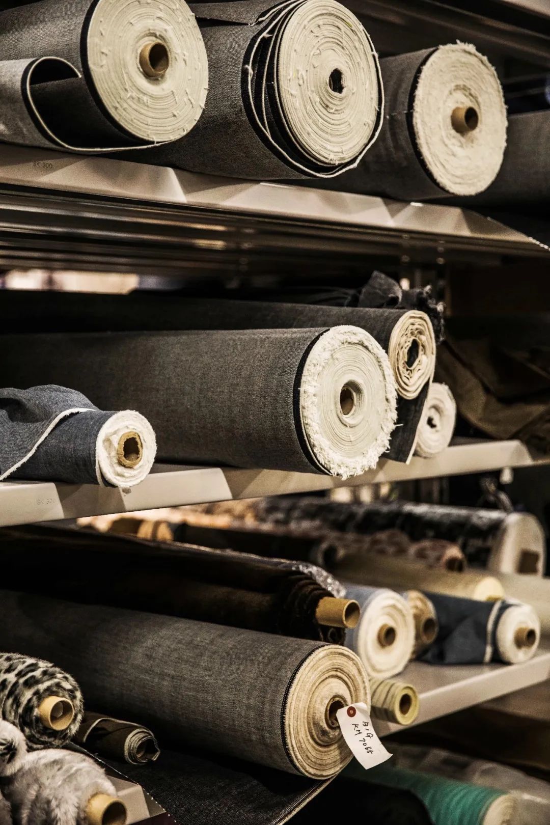 男生牛仔裤不洗,十年不洗牛仔裤