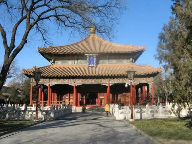 北京有什么寺庙可以烧香拜佛,祈福最好的寺庙北京