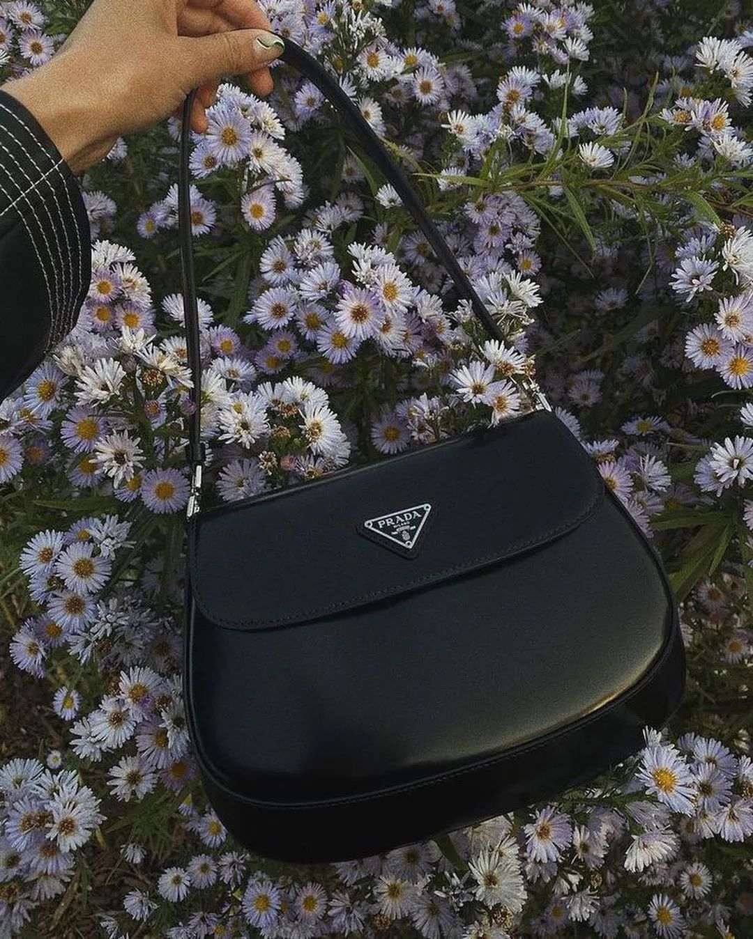 复古辣妹腋下包小众质感新月包,意大利腋下包推荐小众高级款