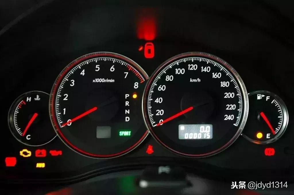 汽车仪表黄灯亮是什么故障,汽车仪表abs是什么故障