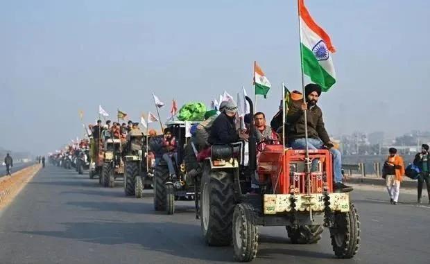 印度阅兵农民,印度阅兵大批农民开拖拉机抗议