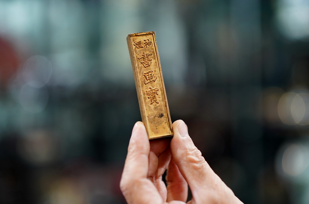 老式铜葫芦烟袋,古玩市场的铜胎掐丝珐琅花瓶