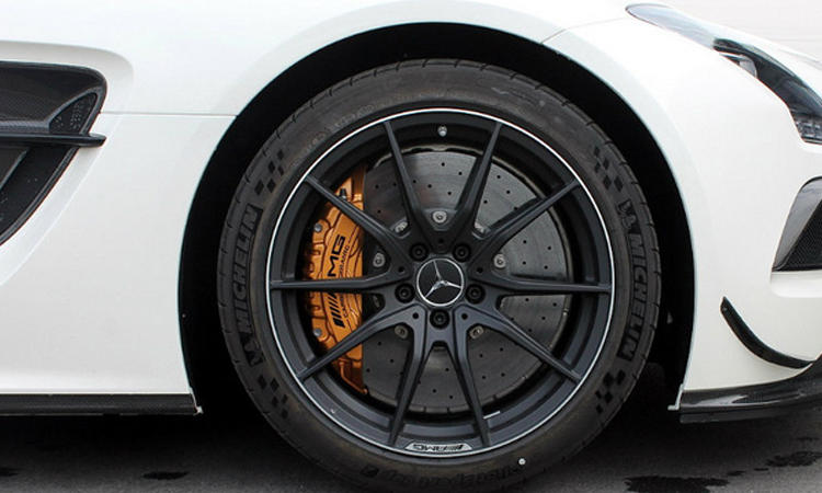 防爆胎爆胎必须换胎吗,后轮容易爆胎换防爆胎吗