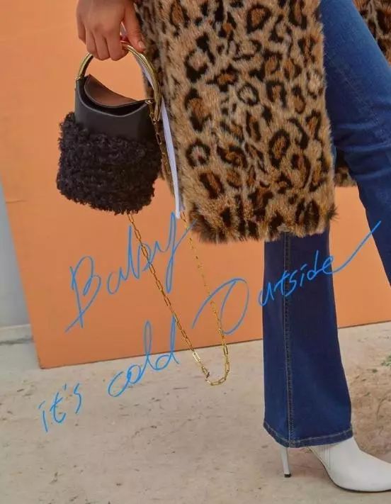 我花1000多块买的毛绒包，后来发现有点贵！