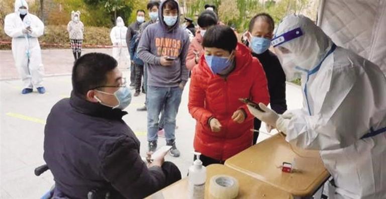 党旗飘扬在战疫情一线,党旗飘扬在红花岗战疫一线