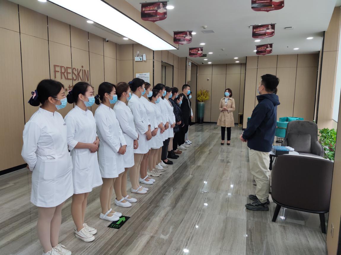 遇见荣耀青春定格----荣耀晶肤亮相西安高新