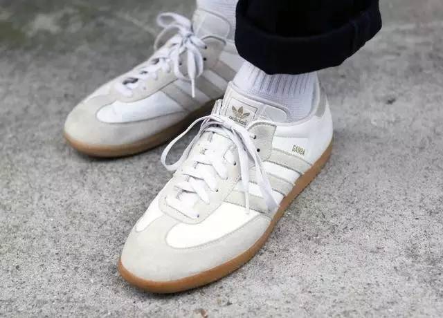 为什么都喜欢配德训鞋,现在很多人穿德训鞋