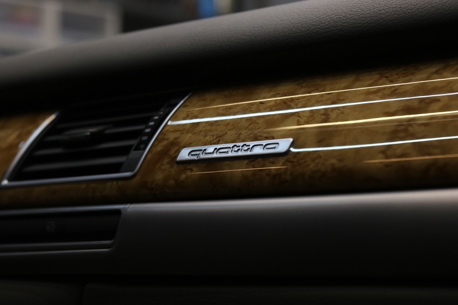 怪兽修车：修复一辆09年西装暴徒奥迪S8，当年售价200多万