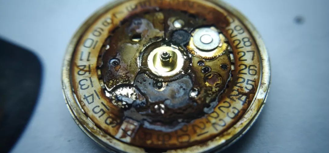 手表机芯进水了怎么办,手表机芯进水怎么处理