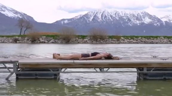 每天这样站5分钟腿细了，颜值还逆袭了，越自律的女人越美丽