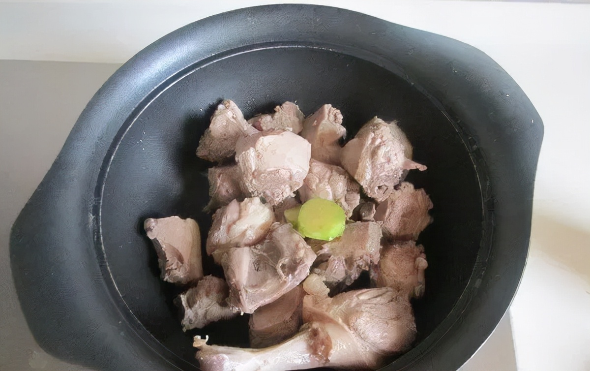 夏天鸭肉怎么炖好吃又营养,鸭肉怎么煮好吃又简单不上火