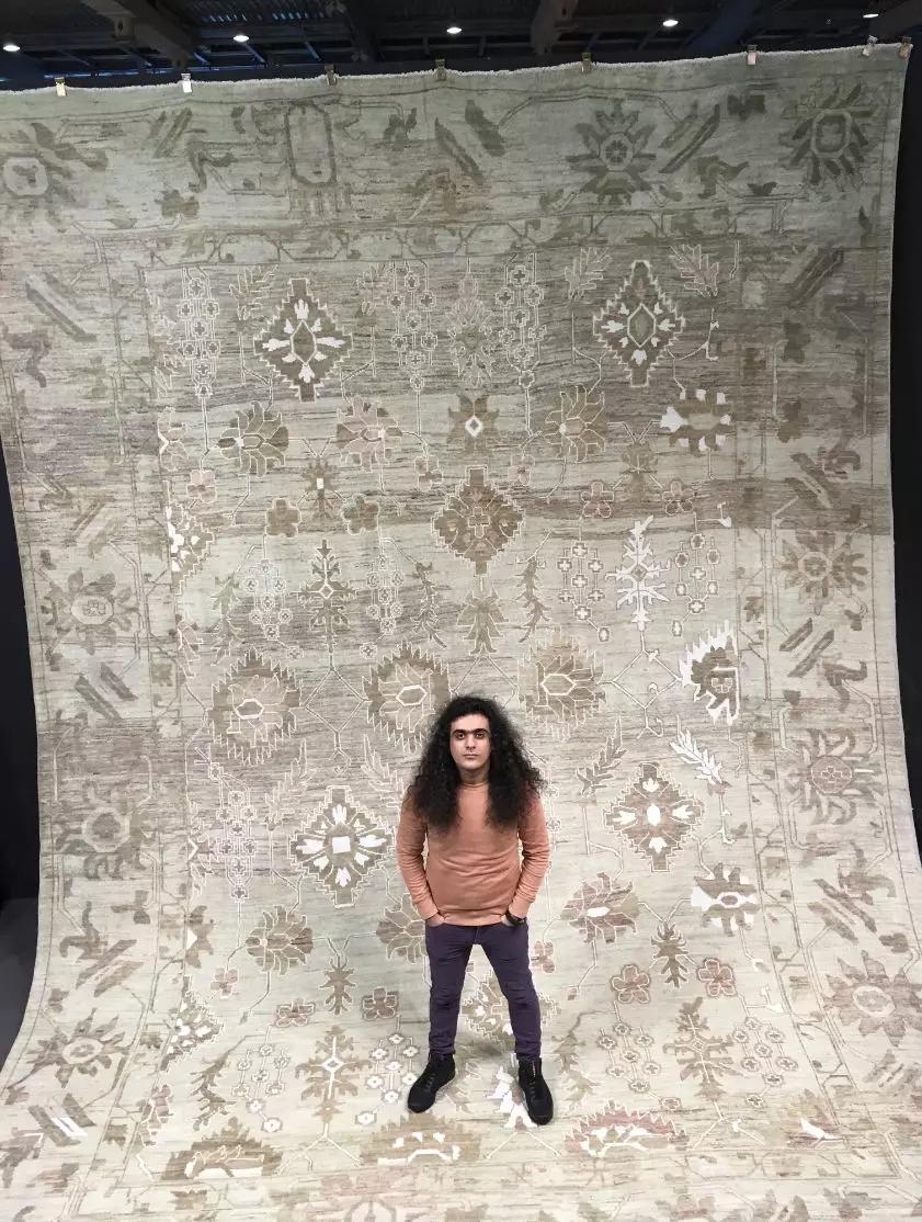 伊朗买手靠地毯年入600万,疫情后第一件事是“吃火锅”