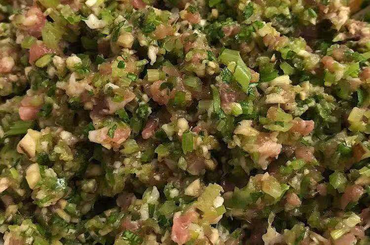 调的饺子馅太干？教你1招做出灌汤水饺，一*爆口**汁儿！太好吃啦