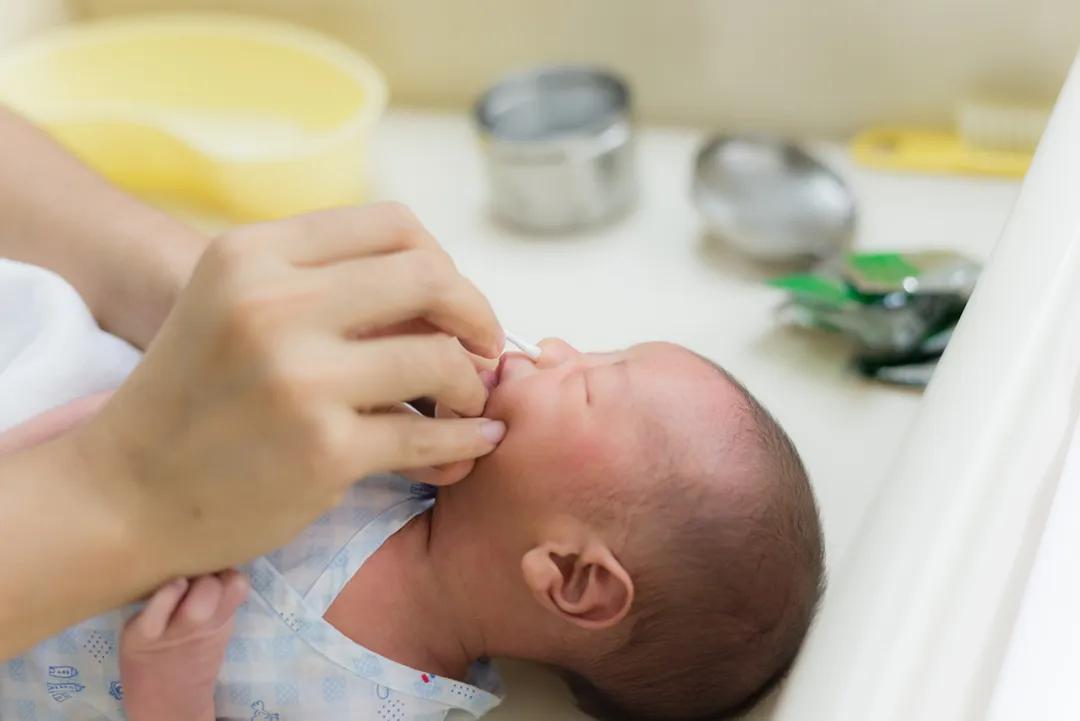 新生宝宝的这些现象令人担忧？有些不必担心，但有些一定要注意