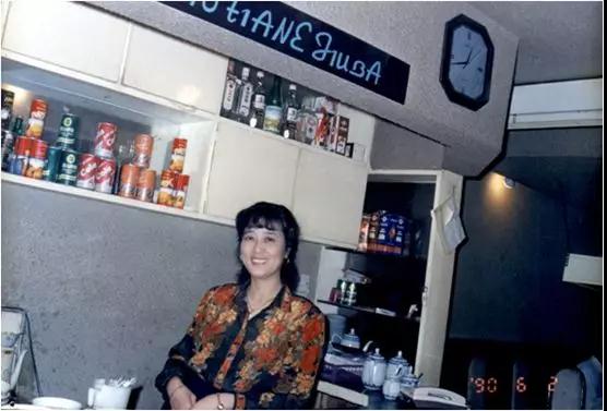 3张桌、3口锅、3000元人民币开始创业！她凭什么把火锅店开遍全球