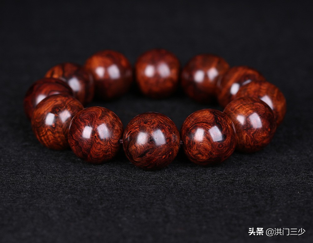 海南黄花梨的特征,黄花梨海黄和越黄区别