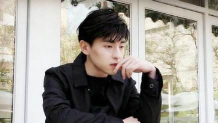 “邓伦”女粉丝为完追星梦，被骗330万，过程令人无语