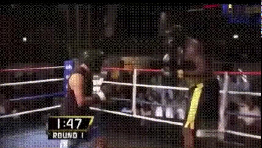 斯台普斯球馆雕像,斯台普斯中心门前的雕像