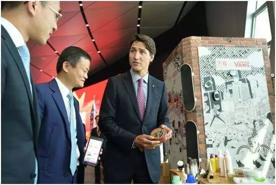 加拿大总理亲自给马云种草身体乳，开玩笑说能抹在面包上？这操作