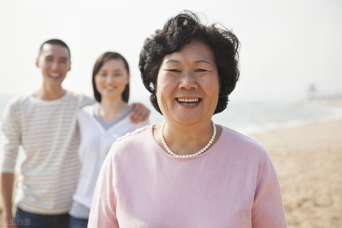 60多岁体检肝功能异常,73岁的老人查出肝有问题