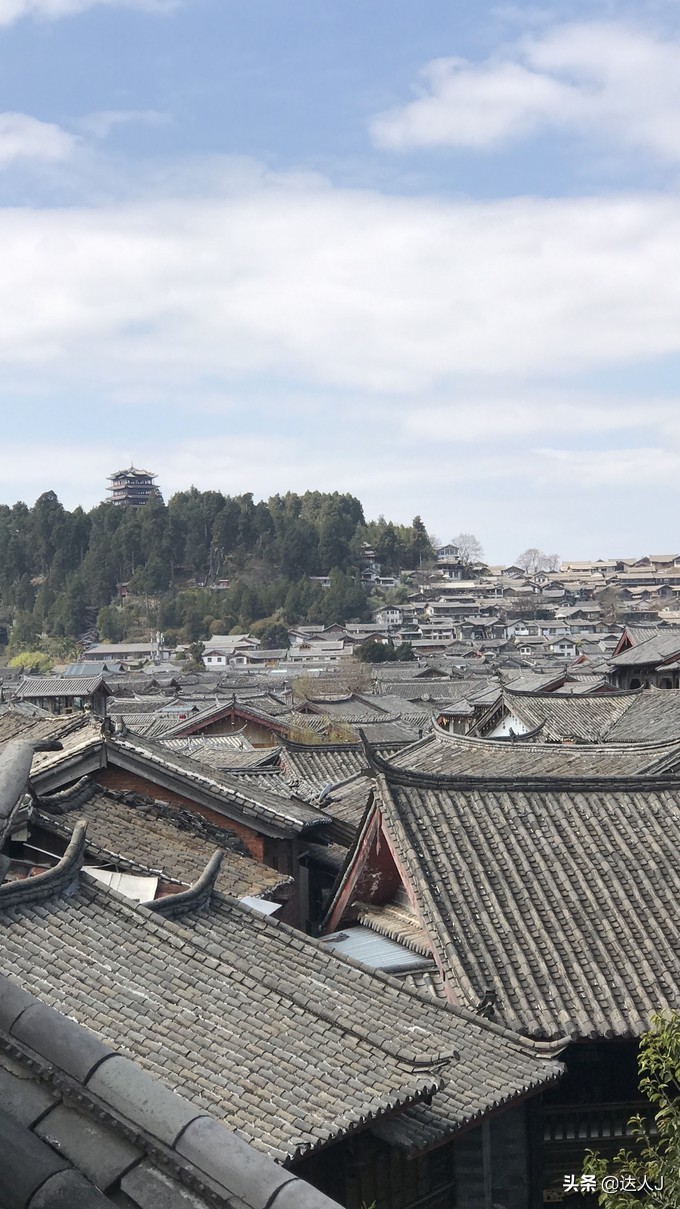 丽江的高颜值客栈逆天了，住一圈连回家的路费都省了！文末有福利