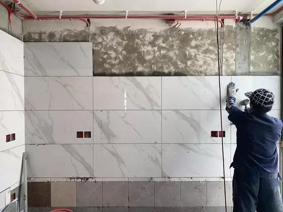 瓷砖破了能补吗,瓷砖裂了可以换么