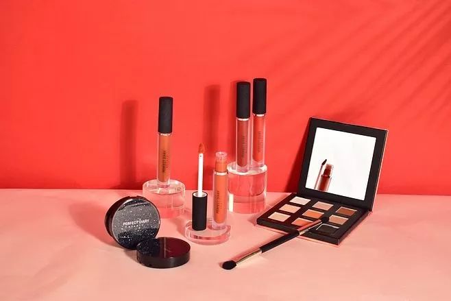 贫民窟彩妆10元以下粉底,超低价彩妆推荐