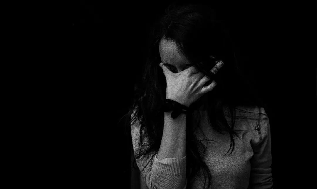 9岁散光300度还能恢复到正常吗,眼睛散光看东西模糊怎么办