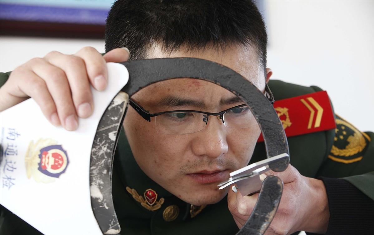 当兵想继续留在部队的条件,当兵满十二年能安置工作