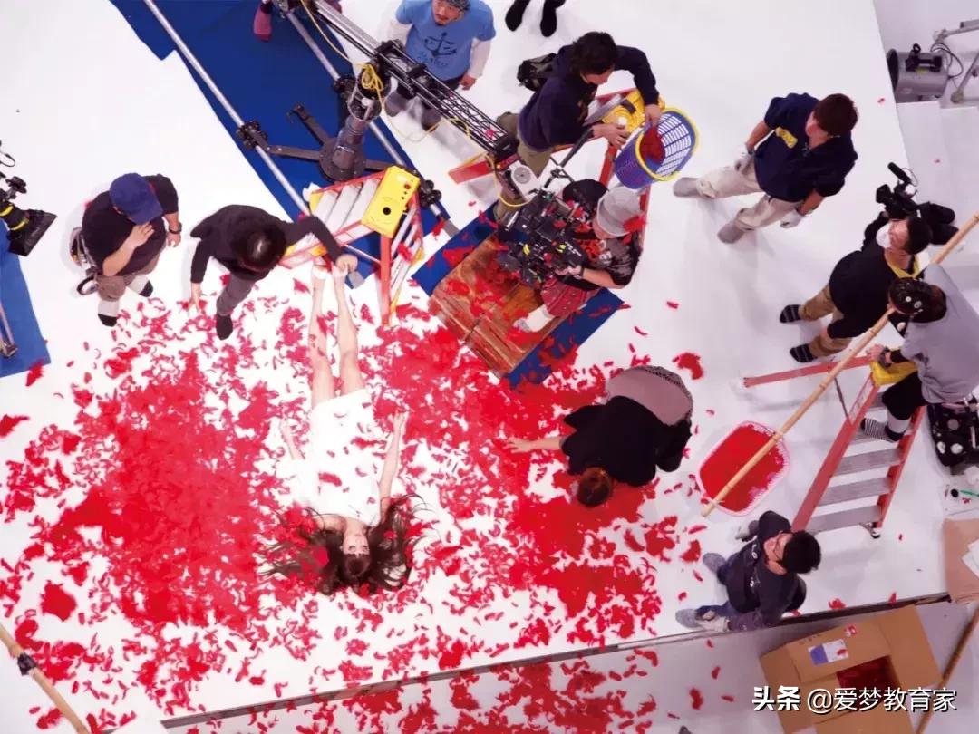 亚洲最狂野女导演,一年出3部新片,半个演艺圈为她站台