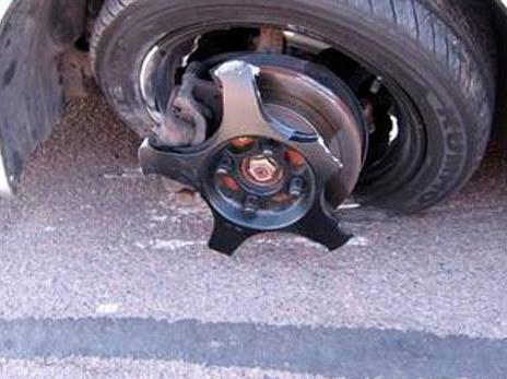 改装轮毂好还是改装绞牙避震好,绞牙避震漏油还能开吗