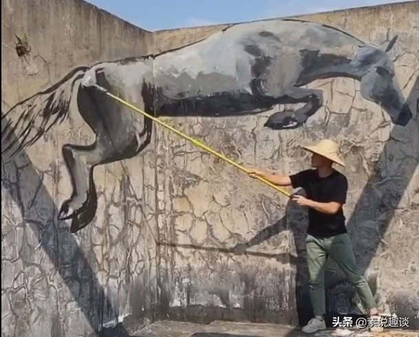 民间真正的神笔马良:画一匹腾飞的千里马,细节栩栩如生太真实