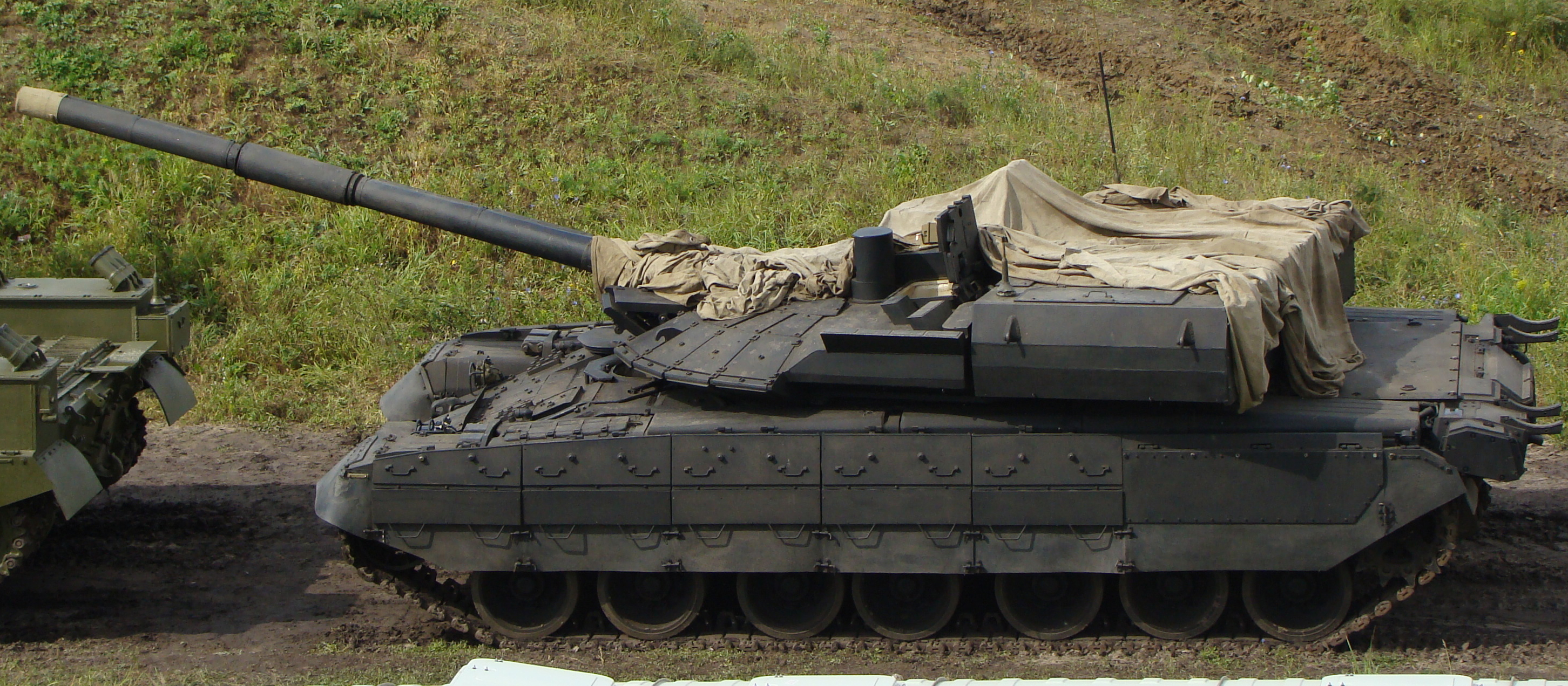 黑鹰t95主战坦克,黑鹰t95