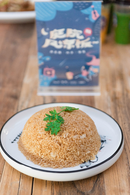 初夏品风凉饭，南北湖商玉客栈，推窗有山水